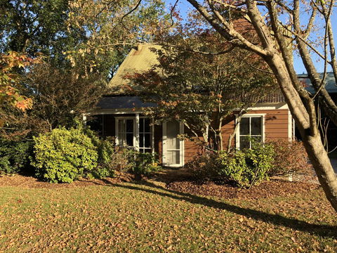Arcadia - The Barn Cottage & Rosehill Cottage - Accommodation Gladstone 2