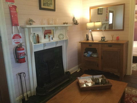 Arcadia - The Barn Cottage & Rosehill Cottage - Accommodation Gladstone 22
