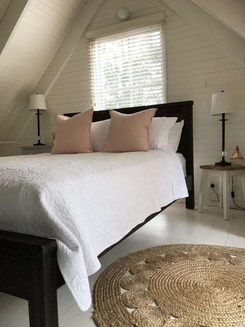 Arcadia - The Barn Cottage & Rosehill Cottage - Accommodation Gladstone 5