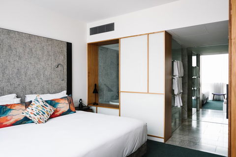 The Old Clare Hotel, Independent Collection By EVT - Accommodation Gladstone 21