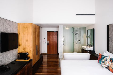 The Old Clare Hotel, Independent Collection By EVT - Accommodation Gladstone 11