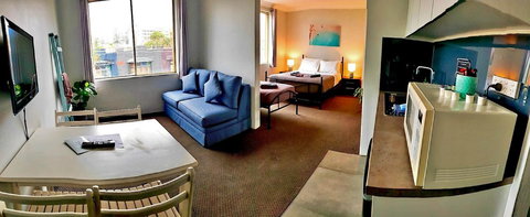 Manly Beachside Apartments - Accommodation Gladstone 10