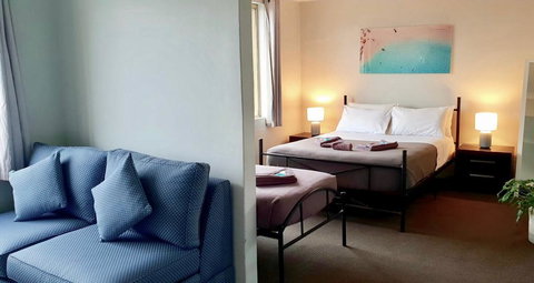 Manly Beachside Apartments - Accommodation Gladstone 3