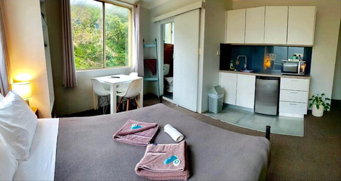 Manly Beachside Apartments - Accommodation Gladstone 9