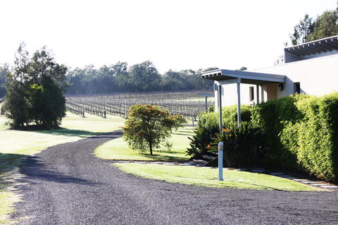 Adina Vineyard - Accommodation Gladstone 11