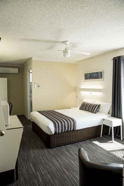 Coastal Bay Motel - Accommodation Gladstone 35