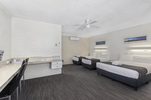 Coastal Bay Motel - Accommodation Gladstone 11