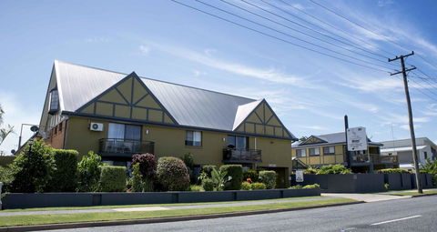 Coastal Bay Motel - Accommodation Gladstone 0