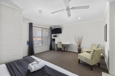 Coastal Bay Motel - Accommodation Gladstone 12
