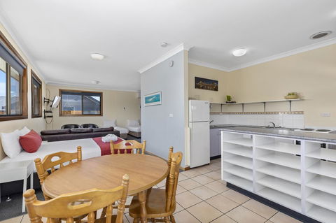 Coastal Bay Motel - Accommodation Gladstone 9