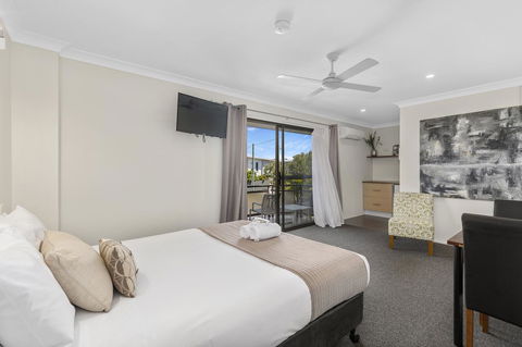 Coastal Bay Motel - Accommodation Gladstone 2
