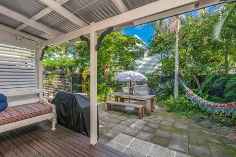 Gidget's Surf Shack - Accommodation Gladstone 22