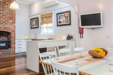 Gidget's Surf Shack - Accommodation Gladstone 18