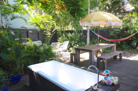 Gidget's Surf Shack - Accommodation Gladstone 6