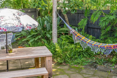 Gidget's Surf Shack - Accommodation Gladstone 28