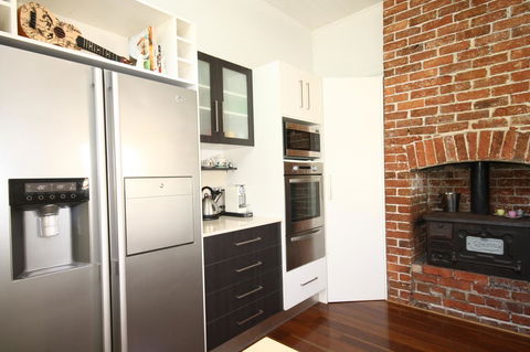 Gidget's Surf Shack - Accommodation Gladstone 11