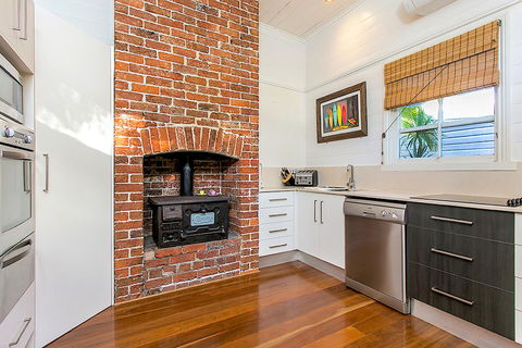 Gidget's Surf Shack - Accommodation Gladstone 10