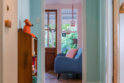 Gidget's Surf Shack - Accommodation Gladstone 24