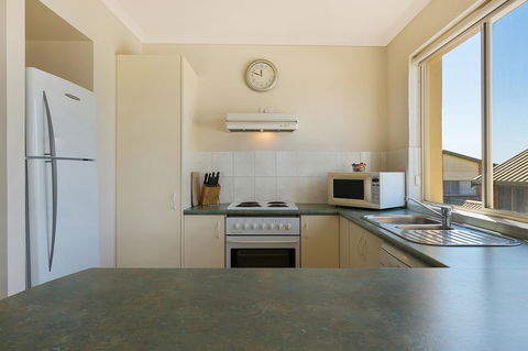 Baywatch Apartments Merimbula - Accommodation Gladstone 18