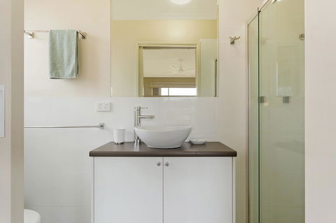 Baywatch Apartments Merimbula - Accommodation Gladstone 12