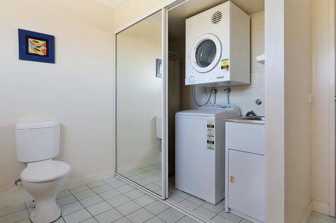 Baywatch Apartments Merimbula - Accommodation Gladstone 17