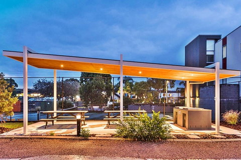 Coast 35 - Accommodation Gladstone 5