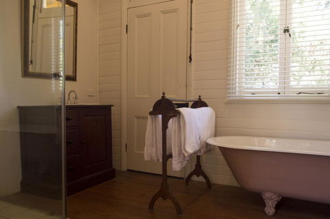 Hillview Heritage Hotel - Accommodation Gladstone 5