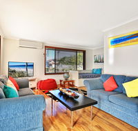 Sandy Toes Beach House Jervis Bay - 2min to Beach - Accommodation Gladstone