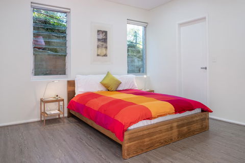 Hideaway Haven, The Cute Place To Put Up Your Feet - Accommodation Gladstone 1