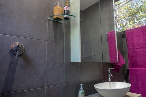 Hideaway Haven, The Cute Place To Put Up Your Feet - Accommodation Gladstone 24