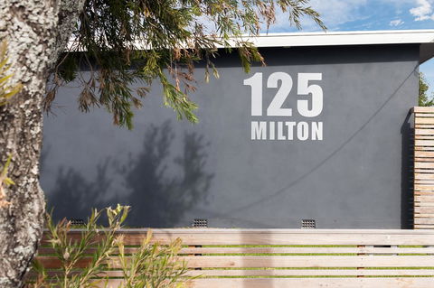 125 Milton - Accommodation Gladstone 1