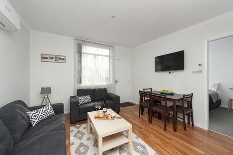 125 Milton - Accommodation Gladstone 4