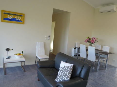BlueWater Apartments - Accommodation Gladstone 26