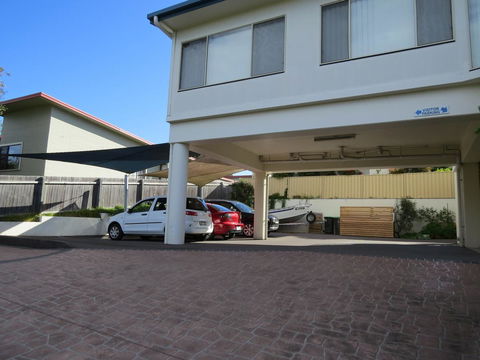 BlueWater Apartments - Accommodation Gladstone 18