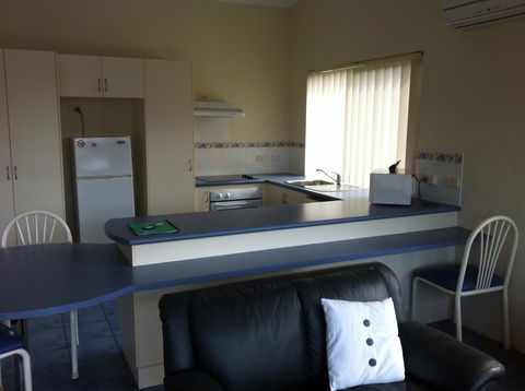 BlueWater Apartments - Accommodation Gladstone 6