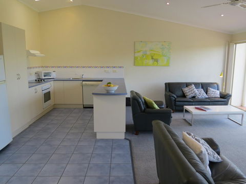 BlueWater Apartments - Accommodation Gladstone 27