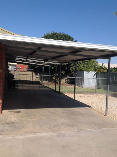7 Melbourne Street - Accommodation Gladstone 2