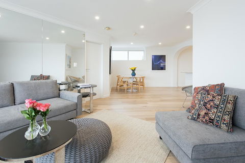 Right On Bondi - Accommodation Gladstone 3