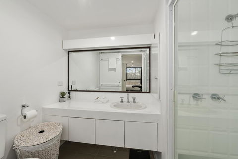 Pacific Towers Beach Resort - Accommodation Gladstone 2