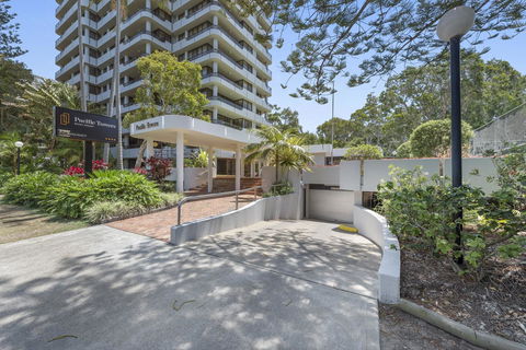 Pacific Towers Beach Resort - Accommodation Gladstone 0