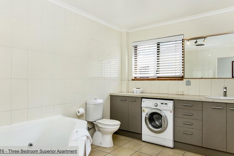 The Terraces Main Beach - Accommodation Gladstone 43