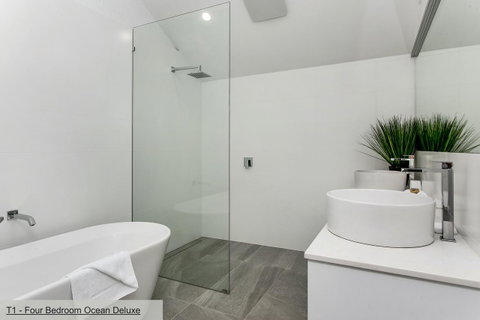 The Terraces Main Beach - Accommodation Gladstone 42
