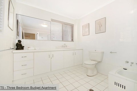 The Terraces Main Beach - Accommodation Gladstone 31