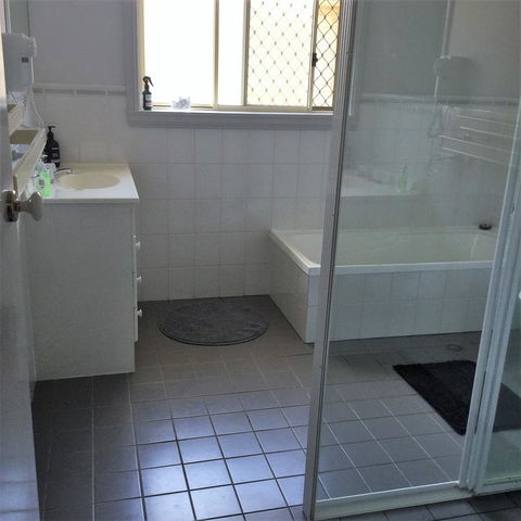 Tic Tac Toe Quality Accommodation - Accommodation Gladstone 2