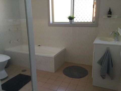 Tic Tac Toe Quality Accommodation - Accommodation Gladstone 15