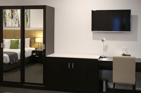 Best Western Plus Bolton On The Park - Accommodation Gladstone 13