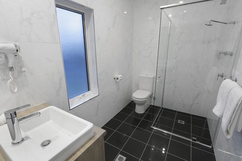 Best Western Plus Bolton On The Park - Accommodation Gladstone 27