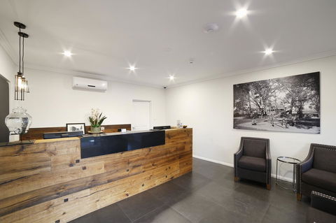 Best Western Plus Bolton On The Park - Accommodation Gladstone 4
