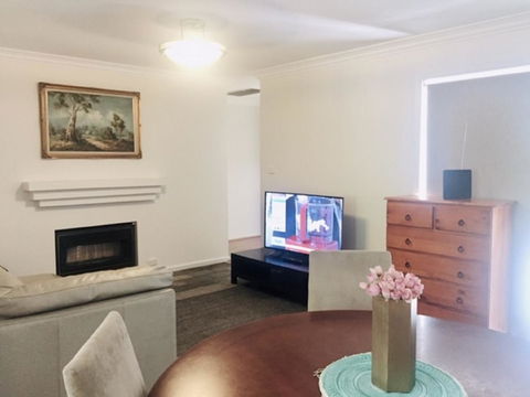 Beautiful Family Holiday House - Accommodation Gladstone 4