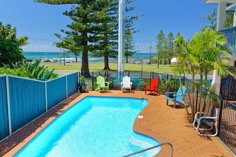 Beach House Holiday Apartments - Accommodation Gladstone 0